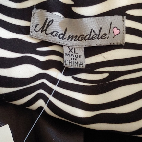 Beautiful Zebra print jacket! - Picture 4 of 5